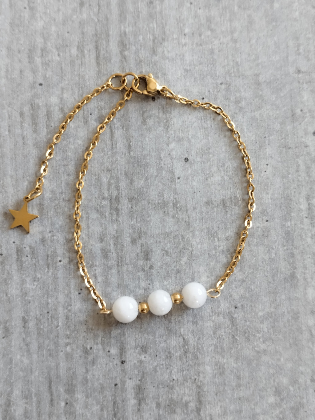Bracelet en Pierre de Lune avec Chaîne Dorée