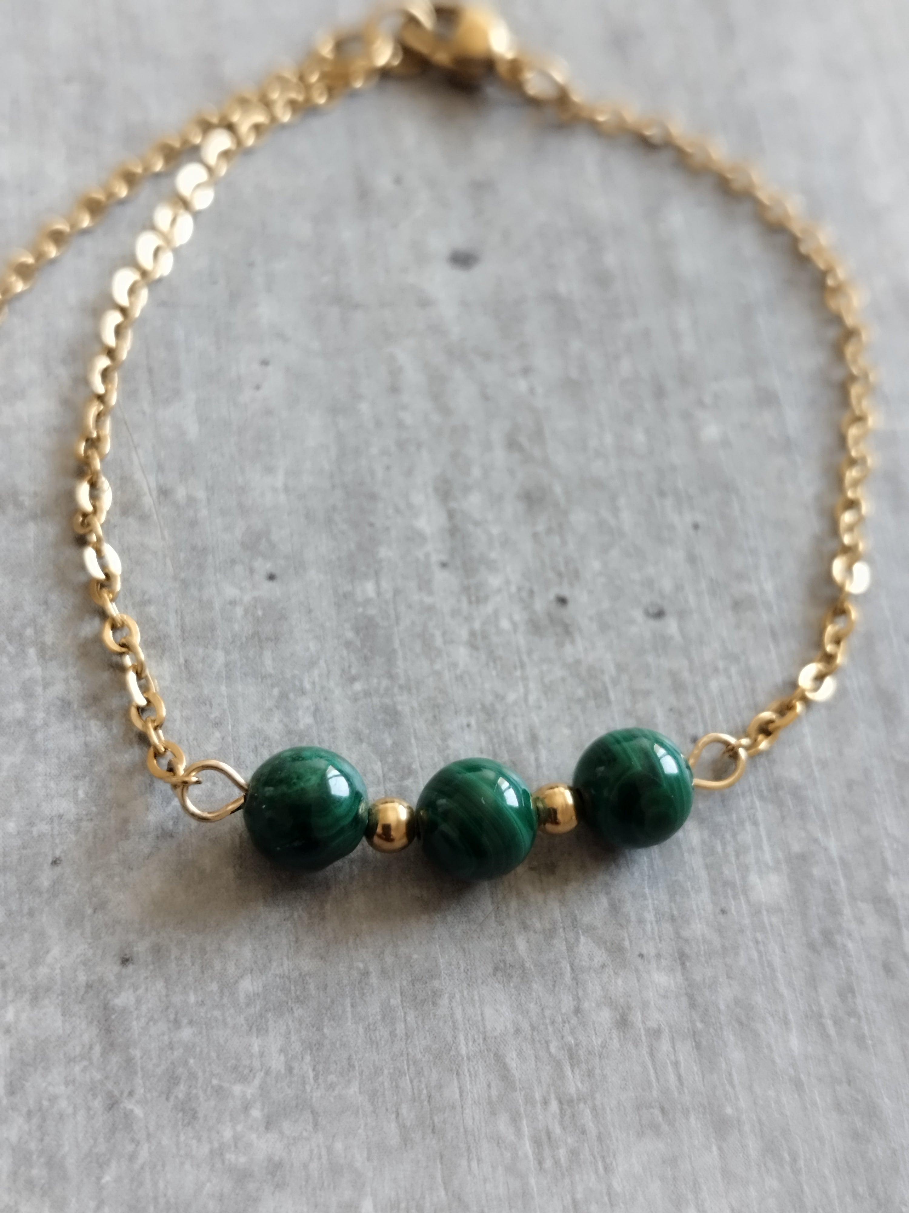 Bracelet en Malachite avec Chaîne Dorée