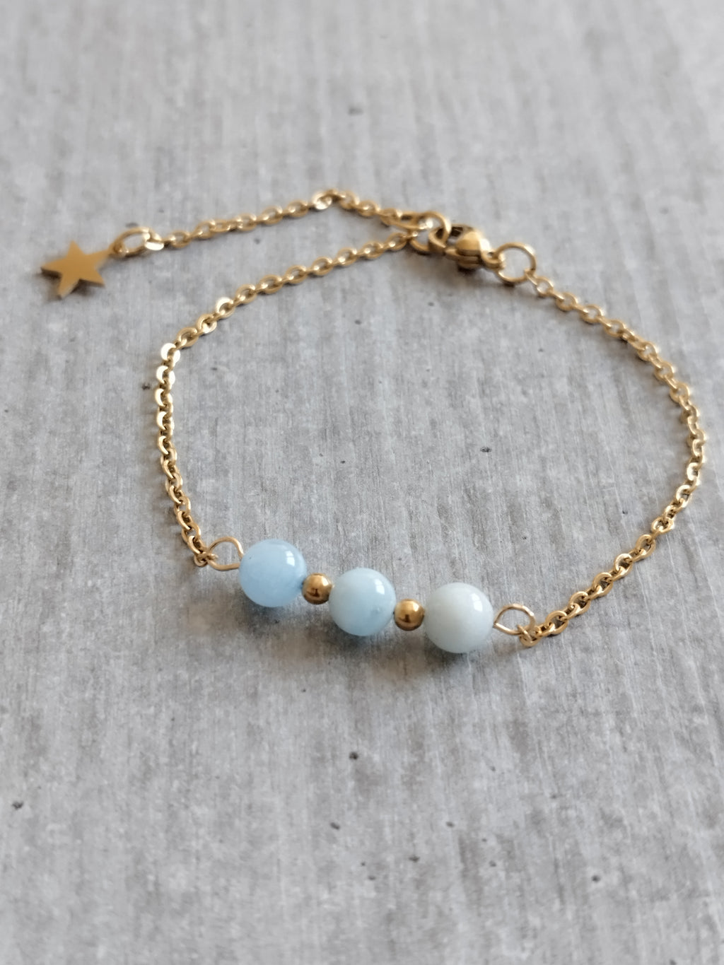 Bracelet en Aigue-Marine avec Chaîne Dorée