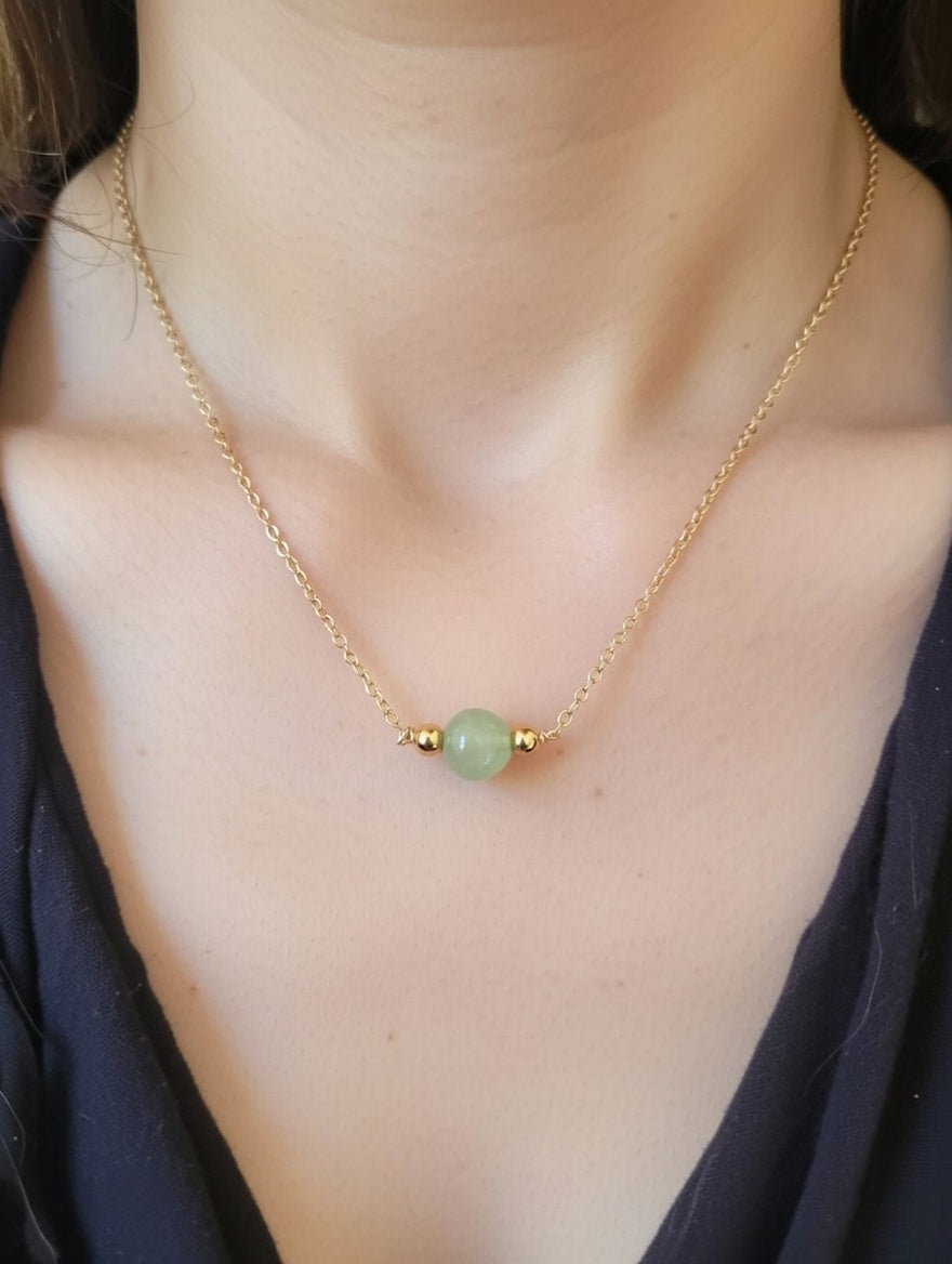 Collier Intemporel en Pierres Naturelles