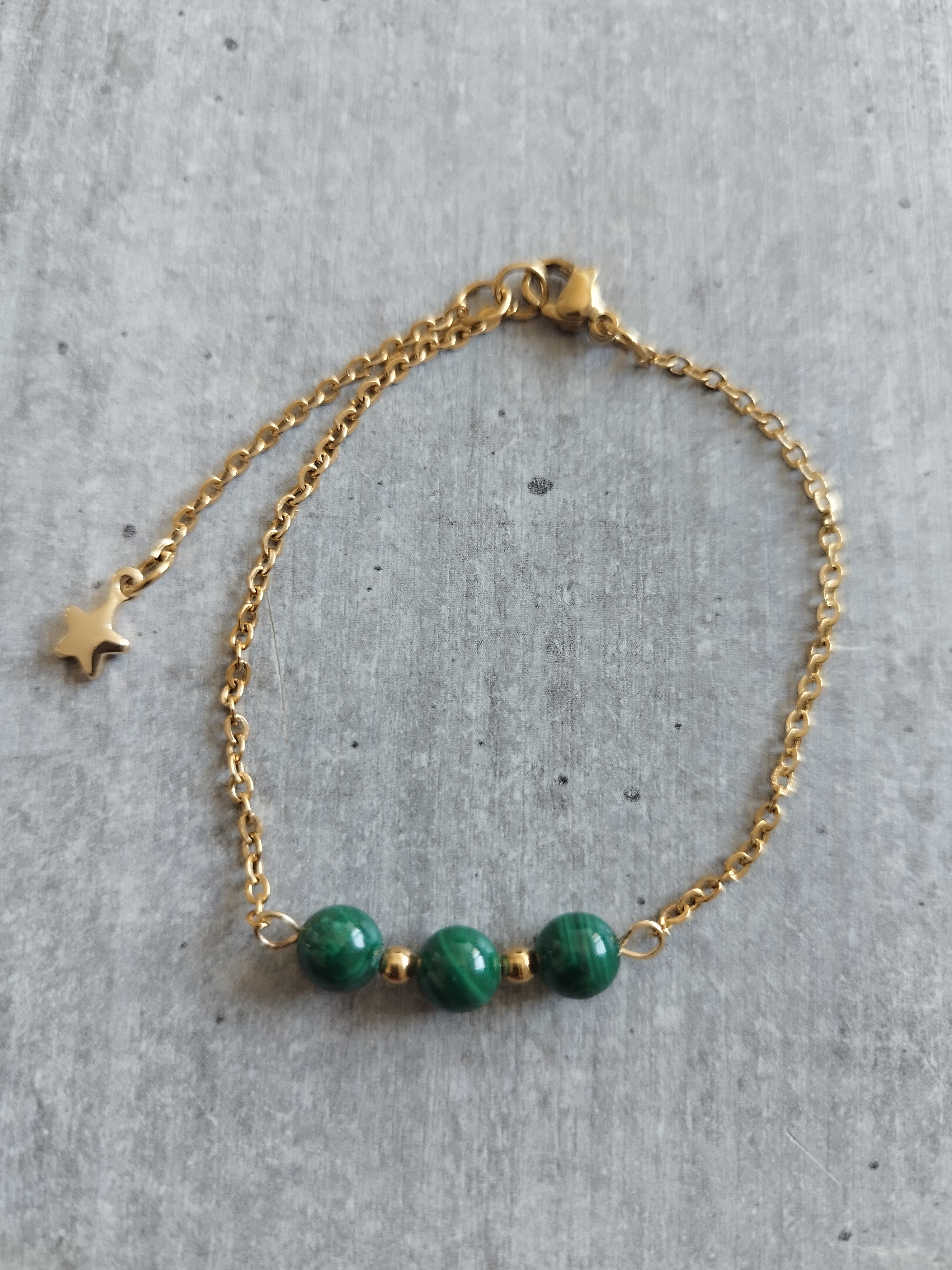 Bracelet en Malachite avec Chaîne Dorée