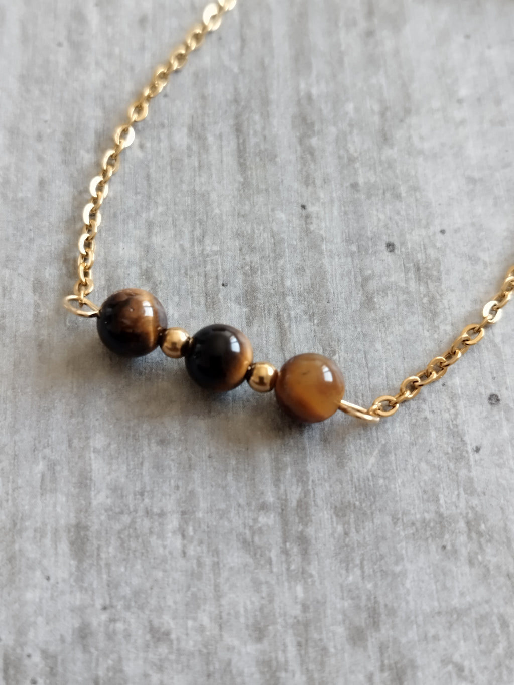 Bracelet en Œil de Tigre avec Chaîne Dorée