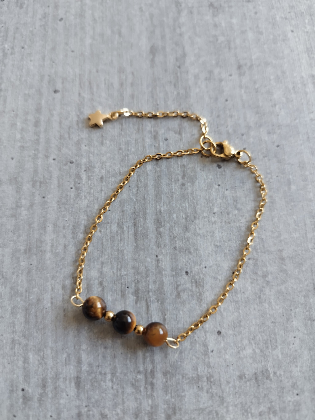 Bracelet en Œil de Tigre avec Chaîne Dorée